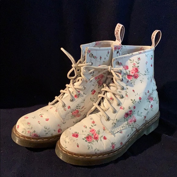 Dr. Martens Shoes - Dr. Marten’s boots, white w/ pink floral, size 9